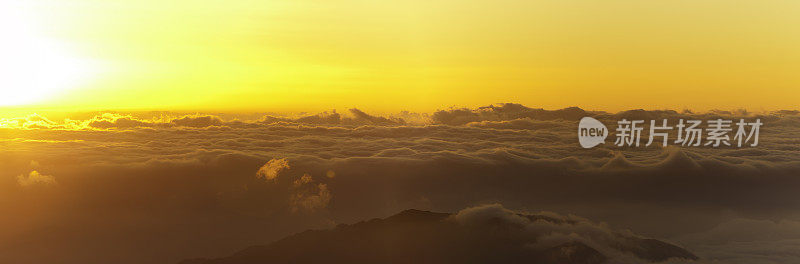 sunrise in “cattle's back” mountain